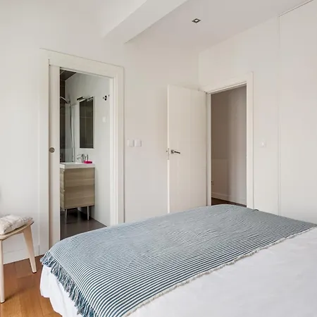 Joivy Modern Flat Near Estrela Garden Apartment Lisbon Exterior photo