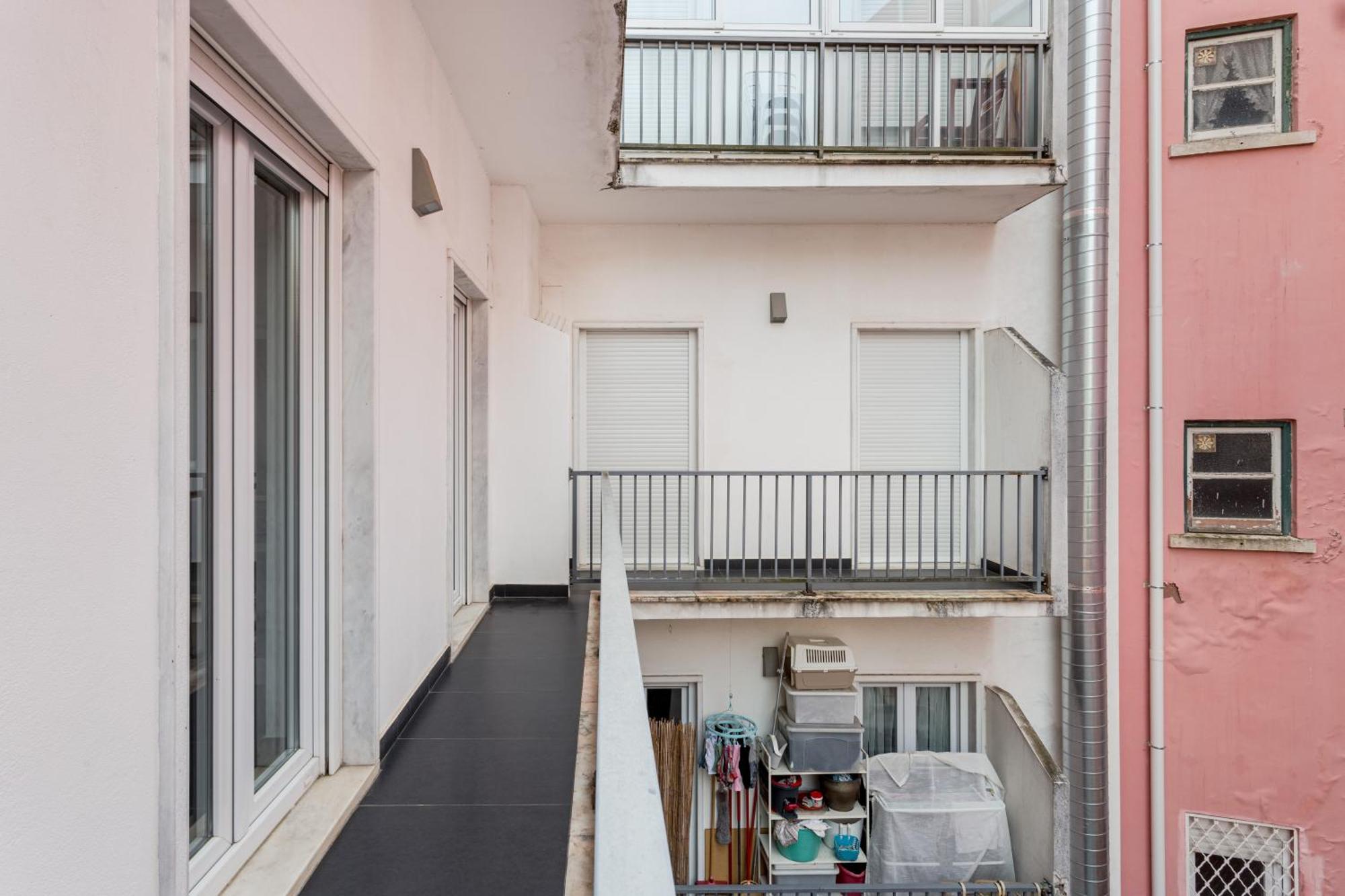 Joivy Modern Flat Near Estrela Garden * Lissabon