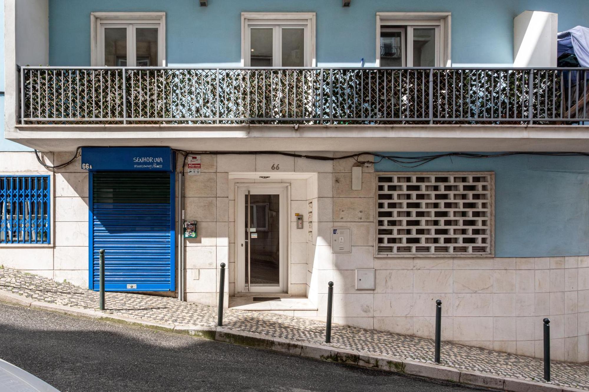 Joivy Modern Flat Near Estrela Garden * Lissabon